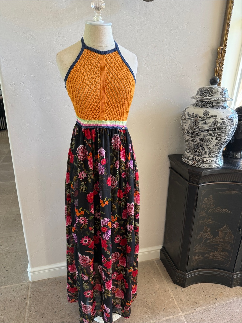 Vintage guess halter dress🧡💙🖤💚🩷 XS